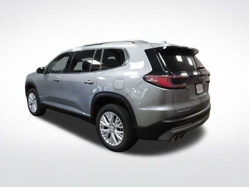 Used 2024 GMC Acadia Elevation w/ Luxury Package FWD image 3