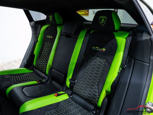 Used 2022 Lamborghini Urus AWD/4WD image 52