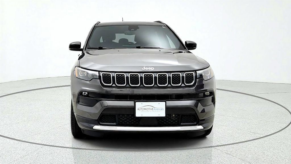 Used 2023 Jeep Compass Limited w/ Elite Group AWD/4WD image 2