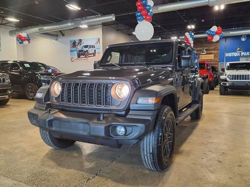 Used 2025 Jeep Wrangler Sport S image 3