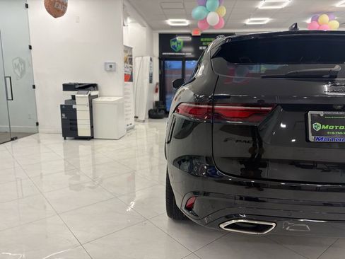Used 2021 Jaguar F-PACE R-Dynamic S image 13