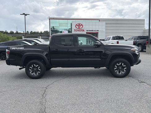 Certified 2023 Toyota Tacoma TRD Off-Road w/ Technology Package AWD/4WD image 18