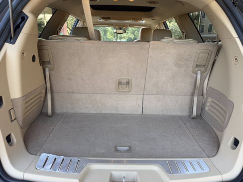 Used 2008 Buick Enclave CXL w/ Entertainment Package #2 FWD image 16