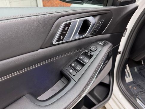 Certified 2024 BMW X5 xDrive40i w/ M Sport Package image 11