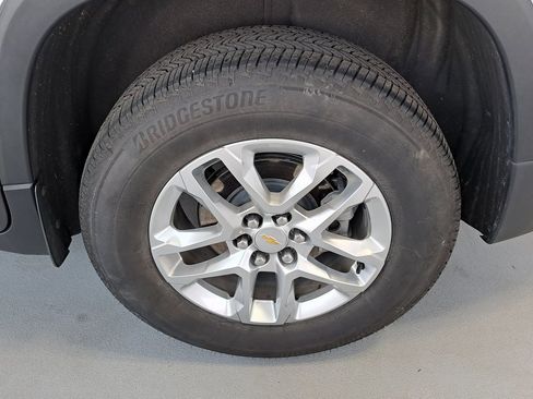 Used 2024 Chevrolet Traverse LS w/ Safety Package image 34