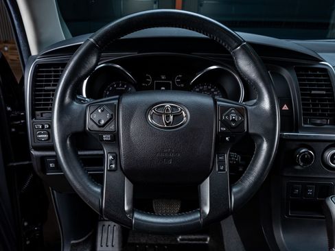 Used 2021 Toyota Sequoia TRD Pro AWD/4WD image 18
