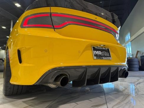 Used 2017 Dodge Charger R/T RWD image 11