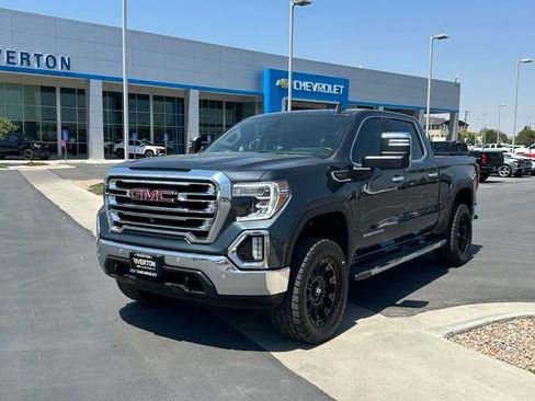 Used 2022 GMC Sierra 1500 SLT w/ SLT Premium Plus Package AWD/4WD image 12