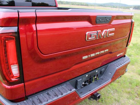Used 2021 GMC Sierra 1500 AT4 w/ AT4 Value Package AWD/4WD image 8