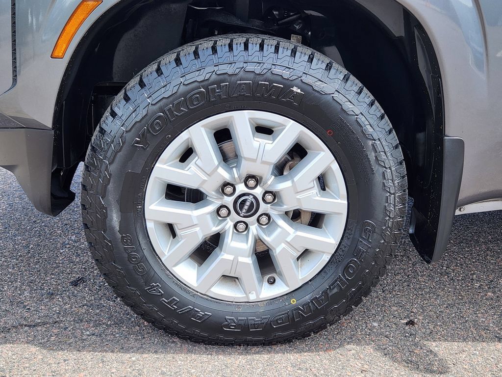 Certified 2024 Nissan Frontier SV w/ SV Convenience Package AWD/4WD image 9