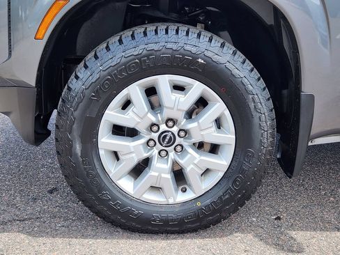 Certified 2024 Nissan Frontier SV w/ SV Convenience Package AWD/4WD image 9