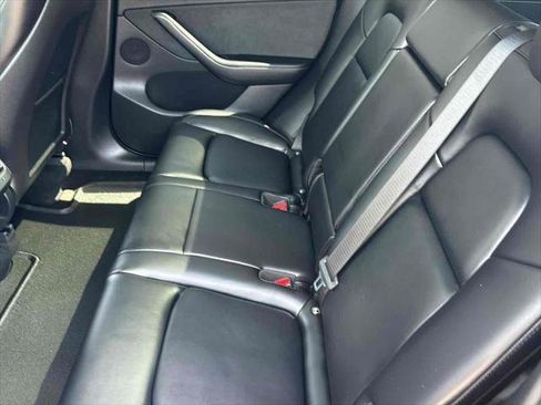 Used 2022 Tesla Model Y Performance image 20