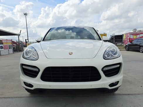 Used 2011 Porsche Cayenne Turbo image 5