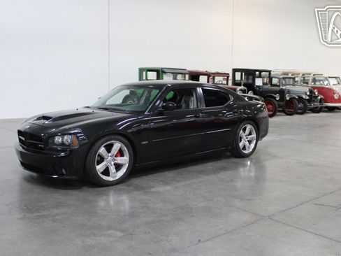 Used 2006 Dodge Charger SRT8 w/ SRT Option Group III image 2