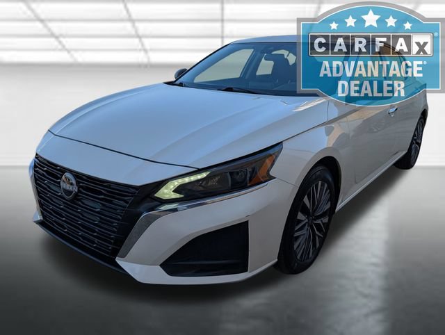 Used 2025 Nissan Altima 2.5 SV FWD image 23