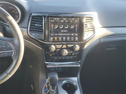 Used 2020 Jeep Grand Cherokee Limited image 15