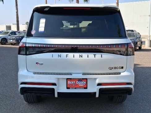 New 2026 INFINITI QX80 4WD image 5