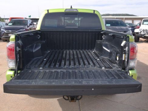 Used 2023 Toyota Tacoma TRD Off-Road w/ TRD Premium Off Road Package AWD/4WD image 5