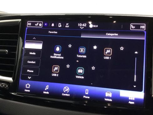 Used 2024 Chrysler Pacifica Touring-L image 31