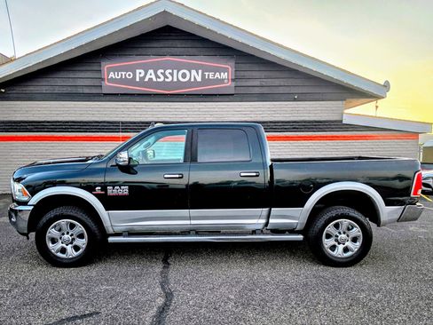 Used 2015 RAM 2500 Laramie w/ Convenience Group AWD/4WD image 2