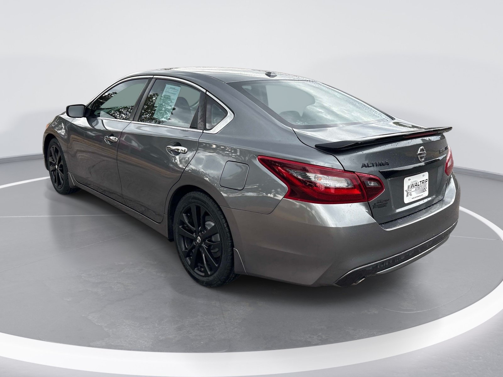 Used 2018 Nissan Altima 2.5 SR w/ SR Midnight Edition FWD image 6