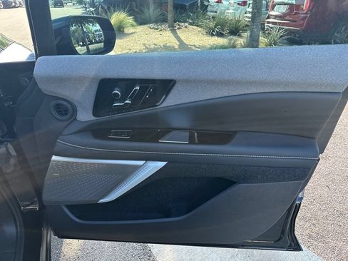 Certified 2025 Cadillac Optiq Sport 1 w/ LPO, Floor Liner Package AWD/4WD image 40