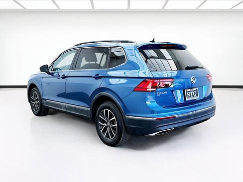 Used 2020 Volkswagen Tiguan SE w/ Panoramic Sunroof Package image 6