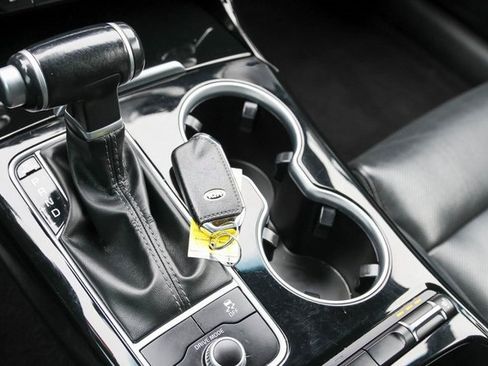 Used 2021 Kia Stinger GT-Line image 22