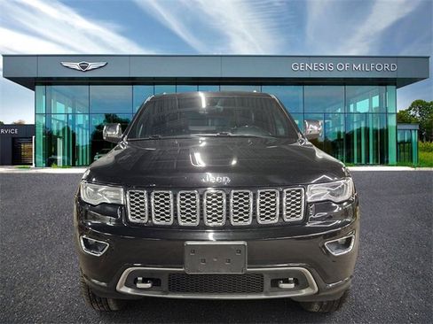 Used 2017 Jeep Grand Cherokee Overland image 2