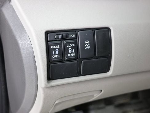 Used 2016 Honda Odyssey SE image 22