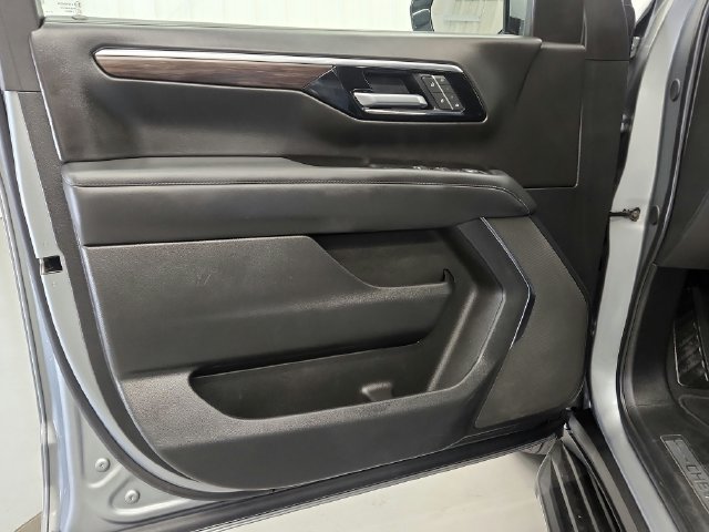 Used 2025 Chevrolet Tahoe LT AWD/4WD image 18
