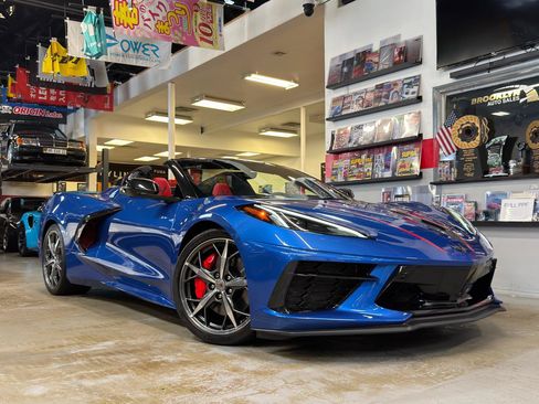 Used 2021 Chevrolet Corvette Stingray Premium Conv w/ Z51 Performance Package RWD image 1