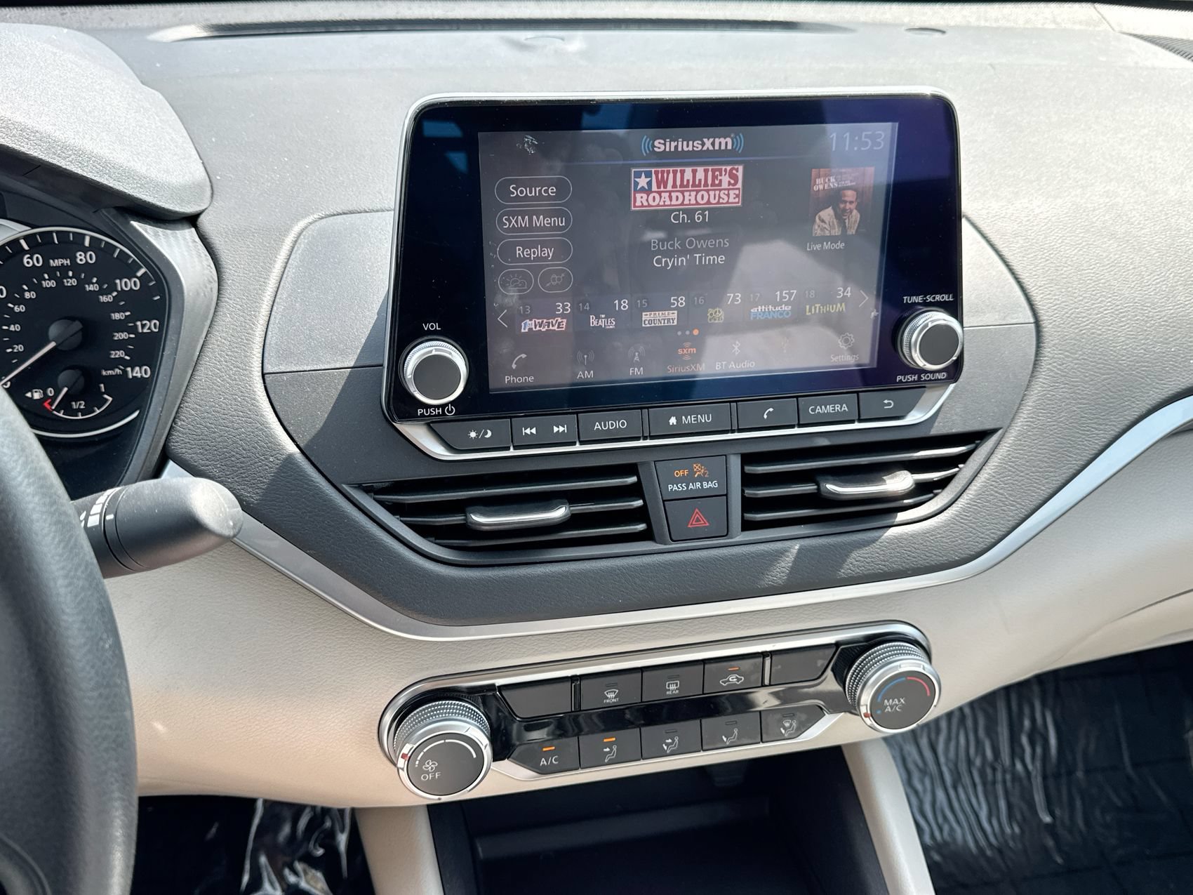 Used 2022 Nissan Altima 2.5 SV FWD image 16