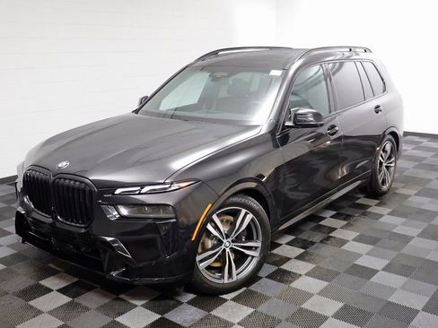 New 2026 BMW X7 xDrive40i w/ M Sport Package AWD/4WD image 2