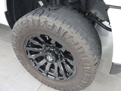 Used 2025 RAM 2500 Big Horn AWD/4WD image 3