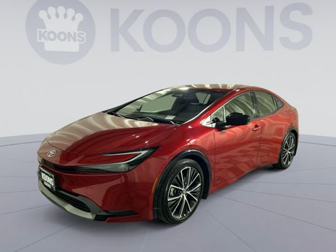 Used 2023 Toyota Prius XLE AWD/4WD image 5