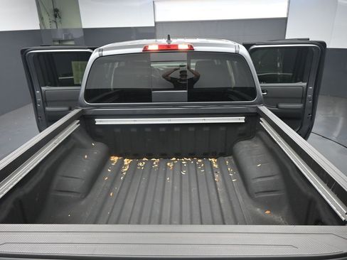 Used 2024 Nissan Frontier SV w/ SV Convenience Package image 18