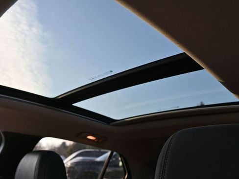 Used 2021 Buick Encore GX Essence w/ Experience Buick Package image 19