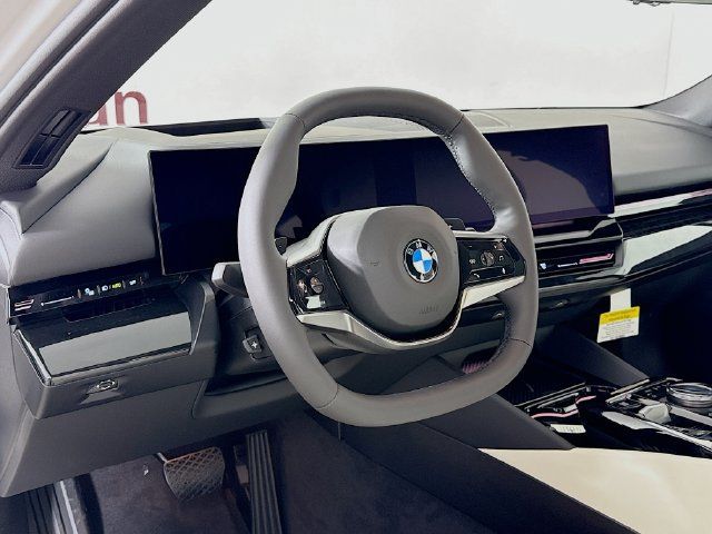 Used 2026 BMW 530i xDrive w/ Premium Package AWD/4WD image 9