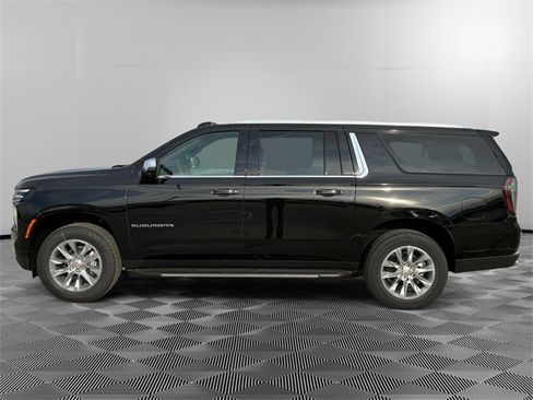 New 2025 Chevrolet Suburban Premier image 6