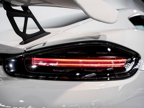 Used 2021 Porsche 718 Cayman GT4 image 33