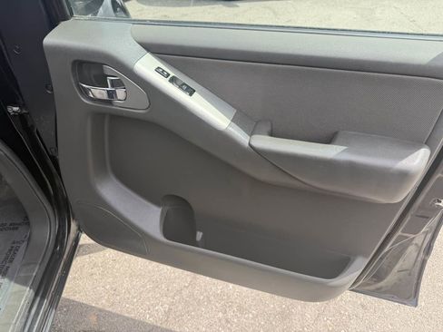 Used 2012 Nissan Pathfinder S image 14