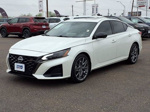 Used 2024 Nissan Altima 2.0 SR FWD image 4