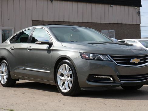 Used 2016 Chevrolet Impala LTZ w/ Enhanced Convenience Package FWD image 8