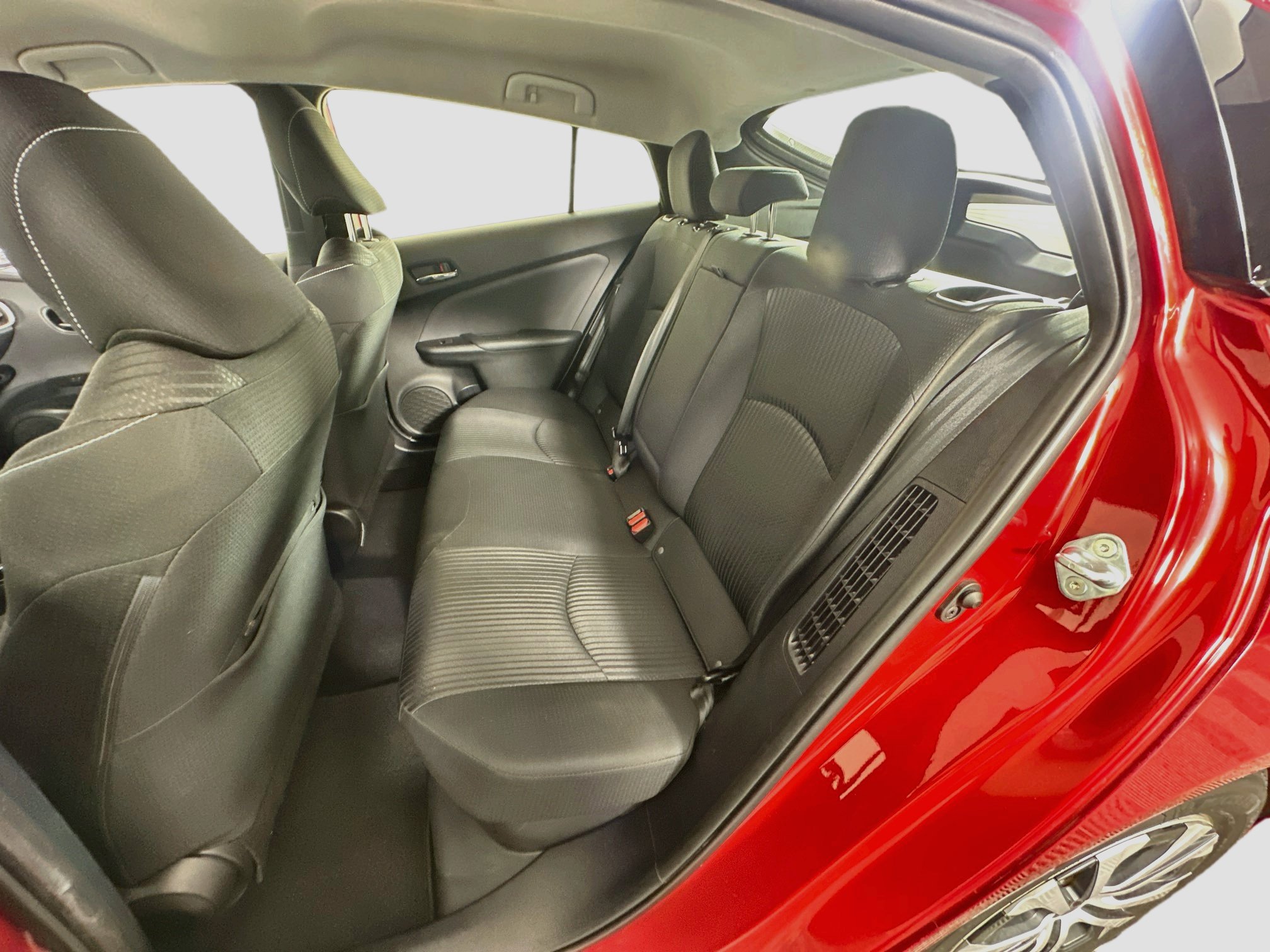 Used 2020 Toyota Prius Prime LE w/ Carpet Mat Package FWD image 26