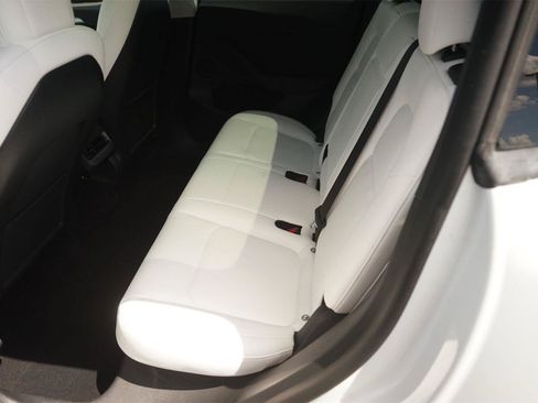 Used 2022 Tesla Model Y Performance AWD/4WD image 13