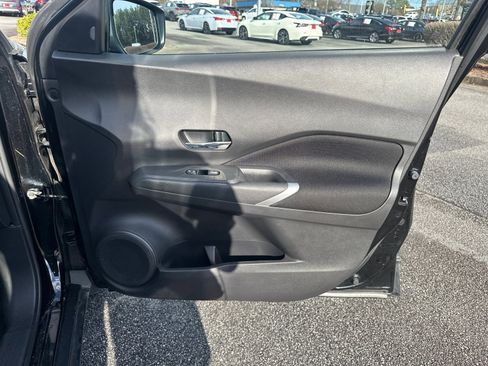 Used 2023 Nissan Kicks SV image 14