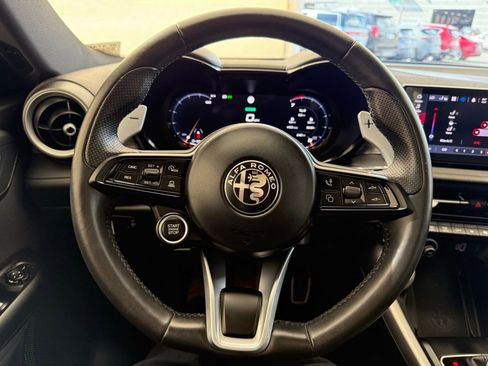 Used 2024 Alfa Romeo Tonale Ti w/ Premium Interior Package image 28