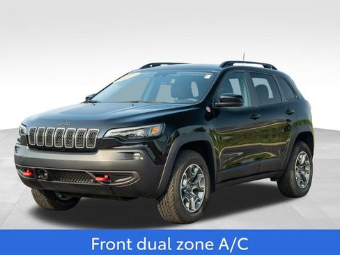 Used 2022 Jeep Cherokee Trailhawk image 3