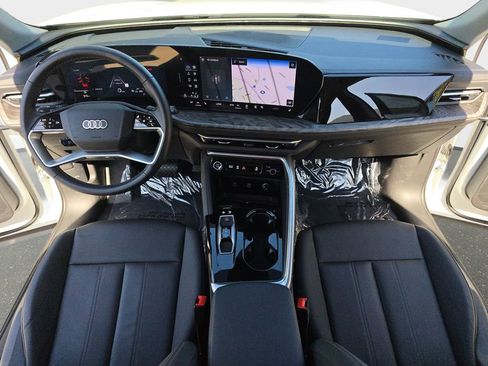 Certified 2025 Audi Q5 Premium w/ Convenience Package image 35